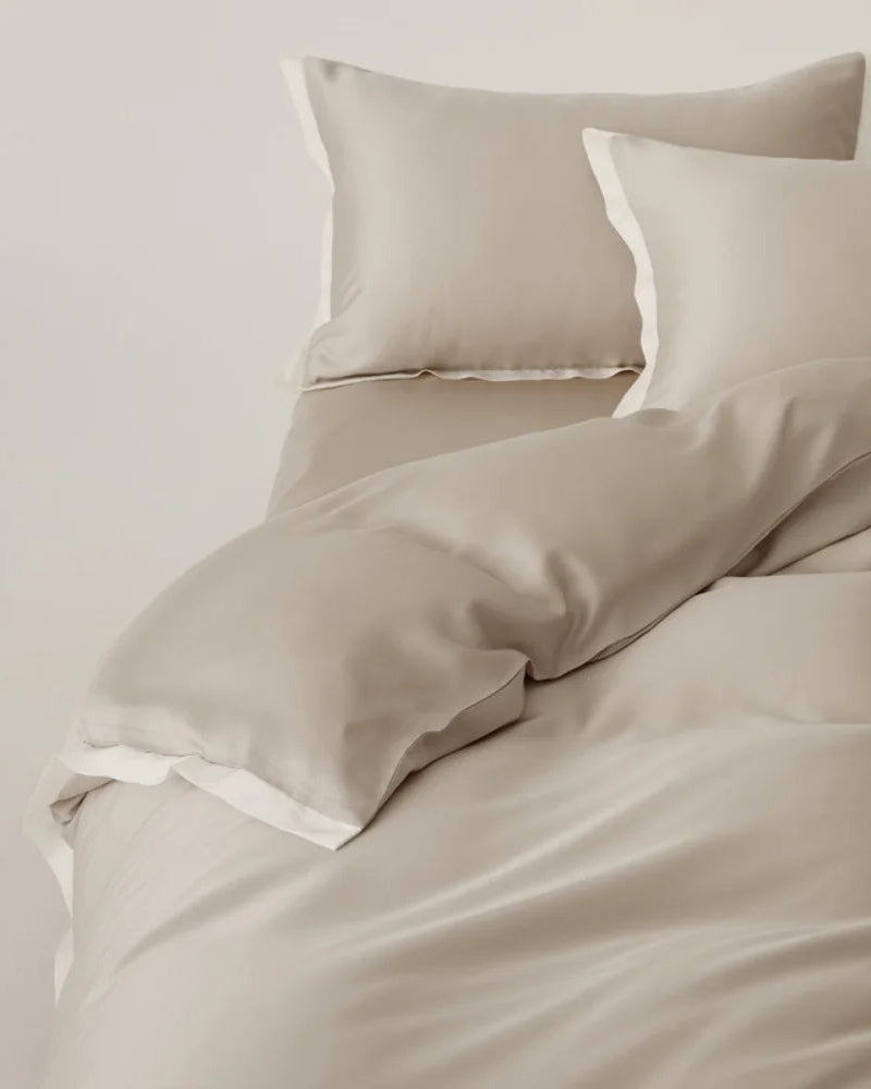 The Lyon Silk Bedding Set