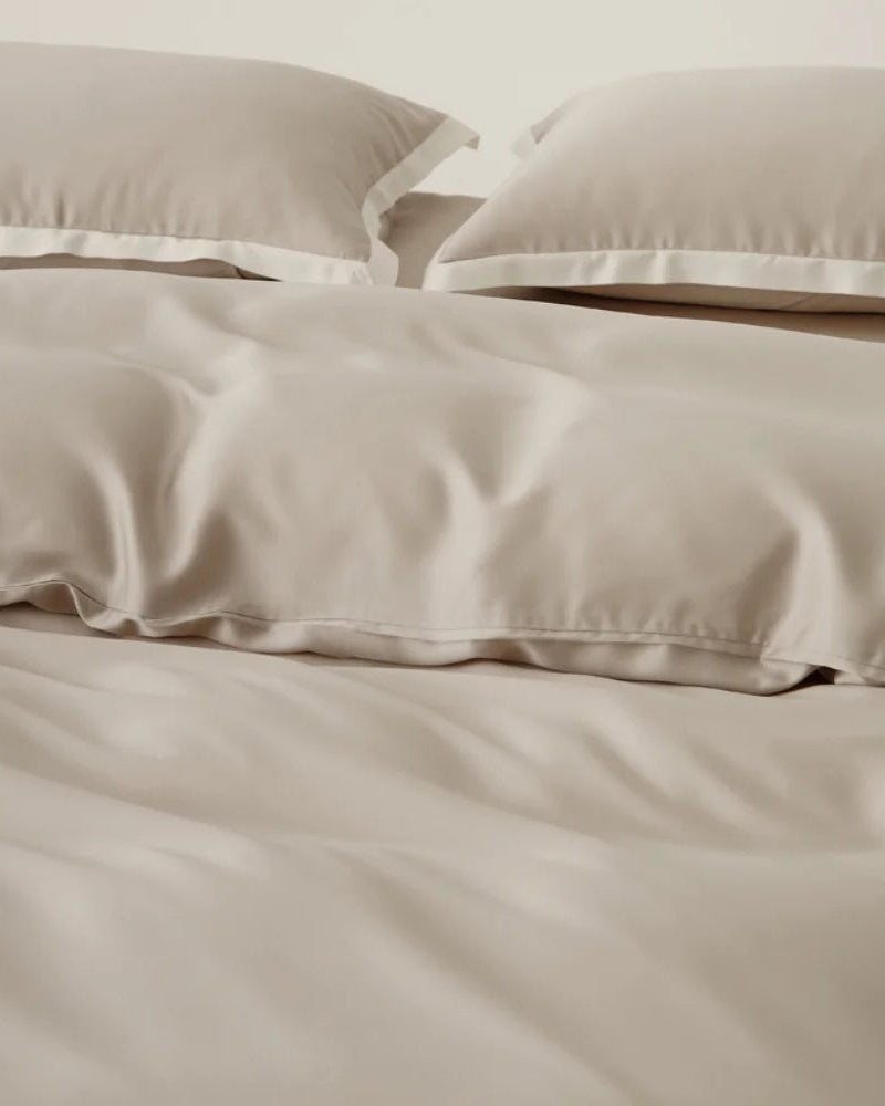 The Lyon Silk Bedding Set