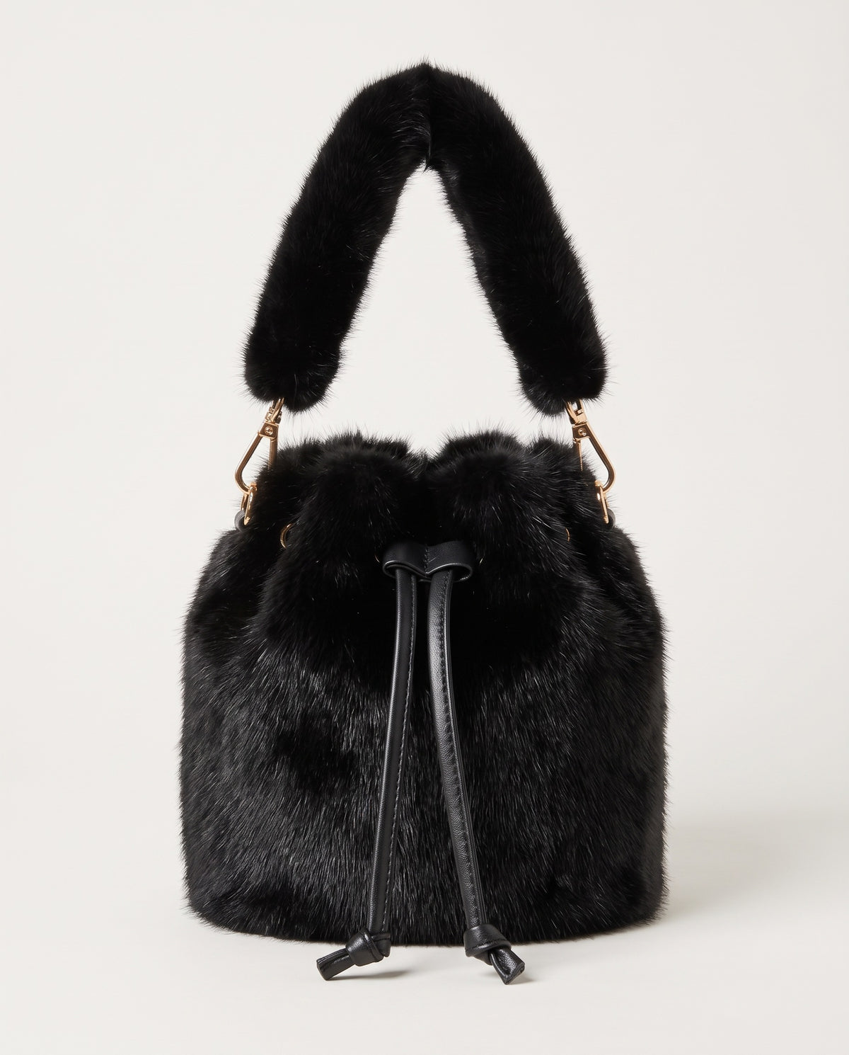 Kitzbühel Bucket Bag in black mink fur