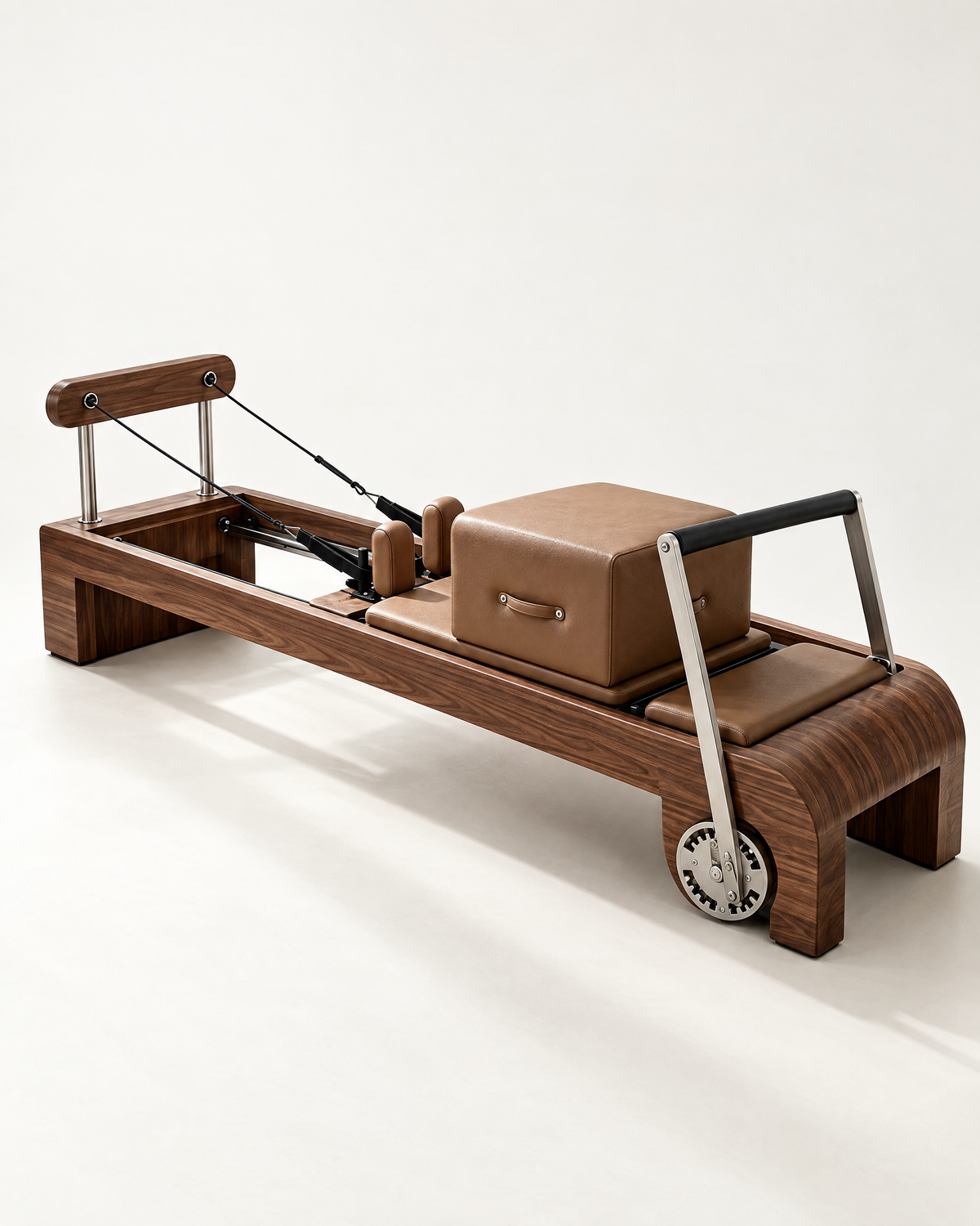 The Belgravia Reformer with its tan leather sitting box on the carriage