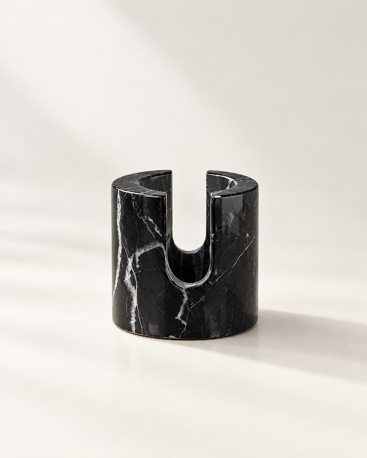 The Carrara Sponge Holder in Nero Marquina black marble